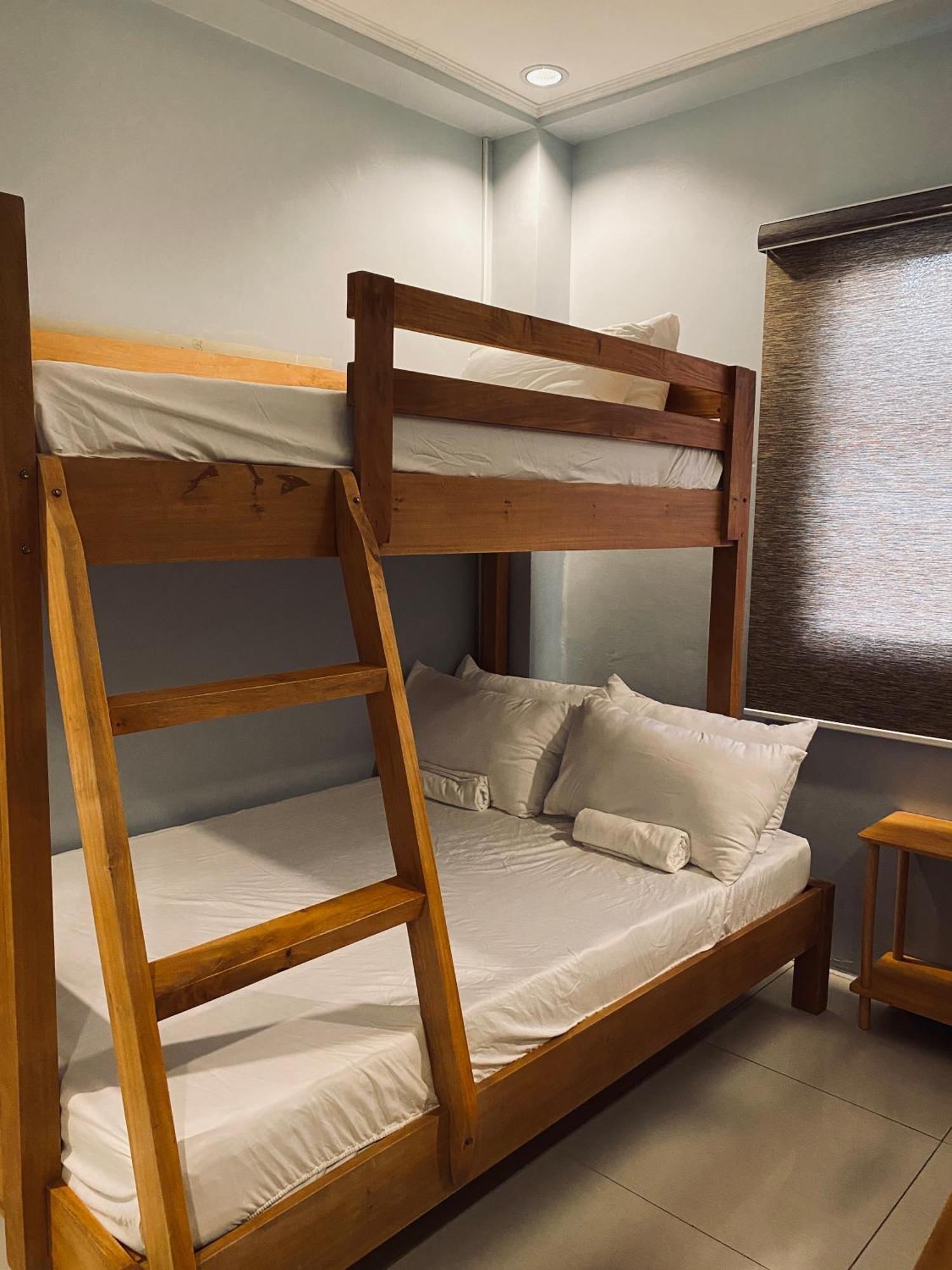 Lakayo Hillside Apartelle 산 후안 외부 사진