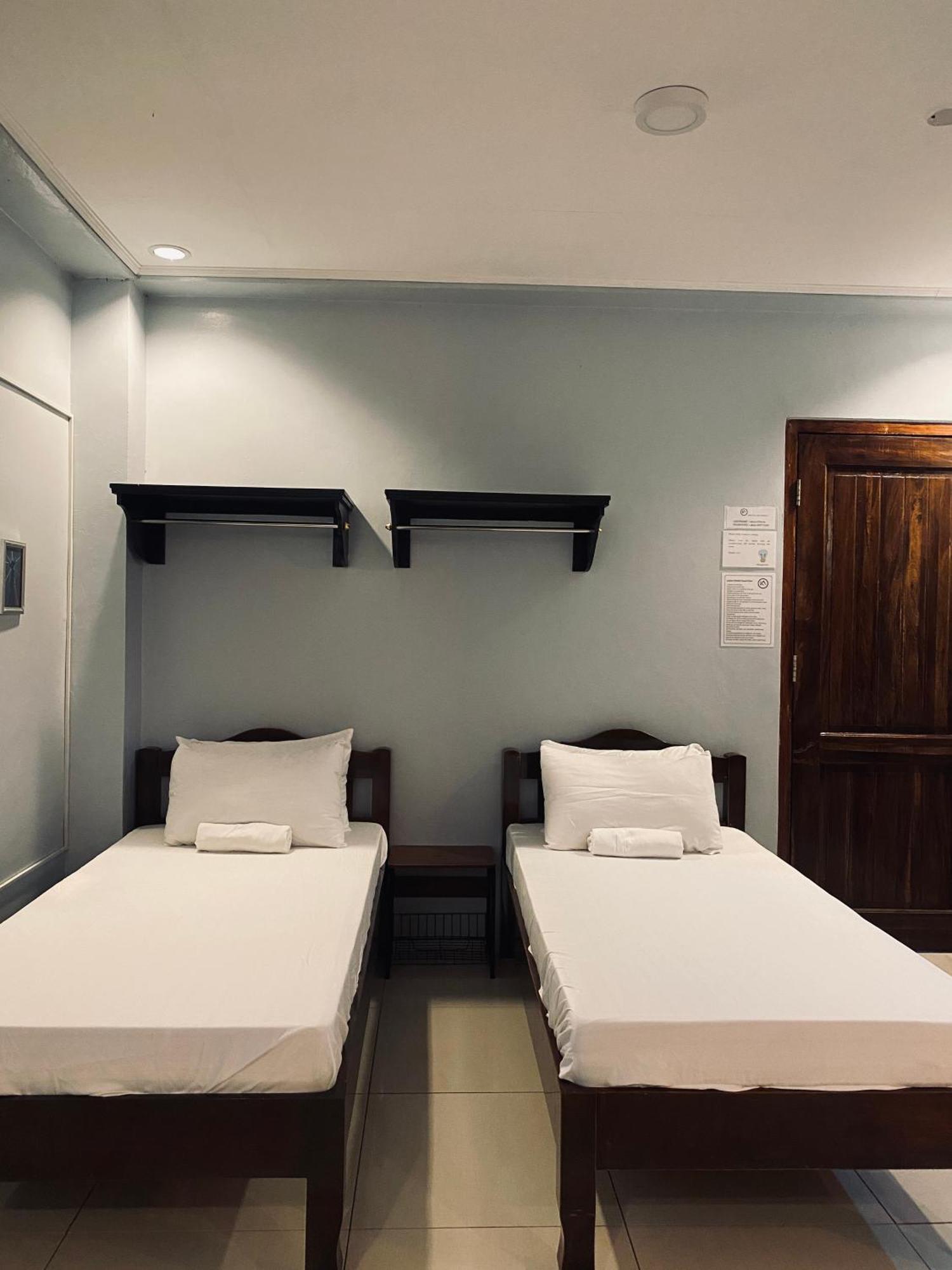 Lakayo Hillside Apartelle 산 후안 외부 사진