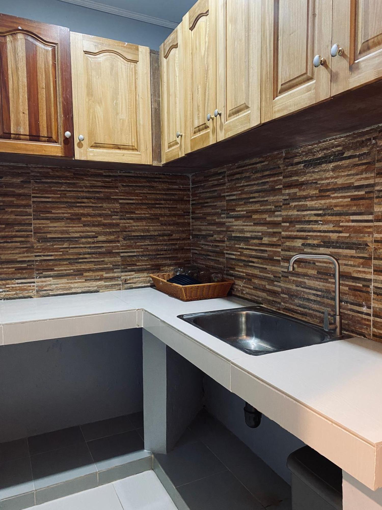 Lakayo Hillside Apartelle 산 후안 외부 사진